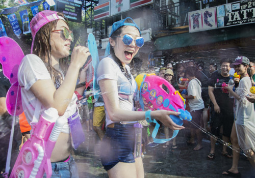 Tháng 4 đến Thái Lan trải nghiệm lễ hội té nước Songkran cực vui nhộn trên khắp vùng miền